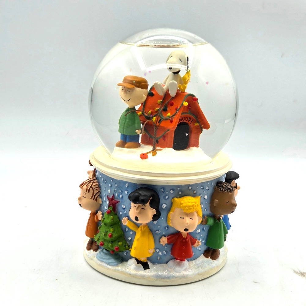 Peanuts 40 Years A Charlie Brown Christmas Snowglobe LISTEN to‎ Video